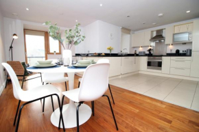 No 1 Under the Clock by SSW - 1BR, right in the City Centre, Sleeps 4